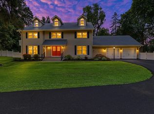 2 Glen Ln, Newburgh, NY 12550