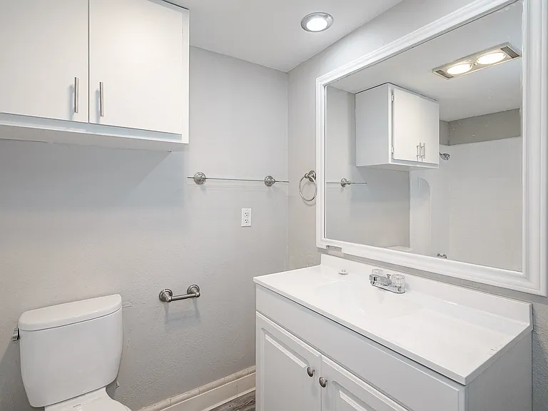 Ozark - One Bedroom One Bathroom