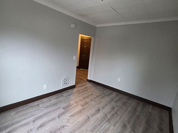 2nd image of 19 Texas St