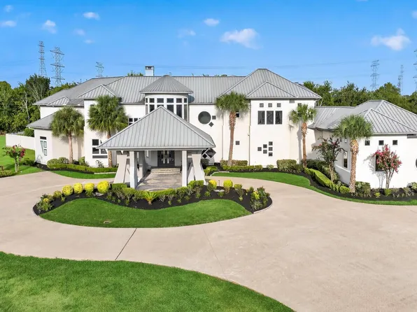 4043 Maranatha Dr, Sugar Land, TX 77479