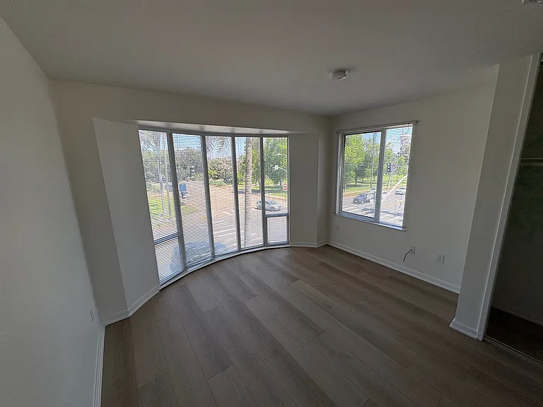 3004 6th Ave #7 — Photo 16