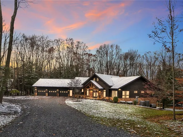 129 W Airpark Rd, Central City, PA 15926