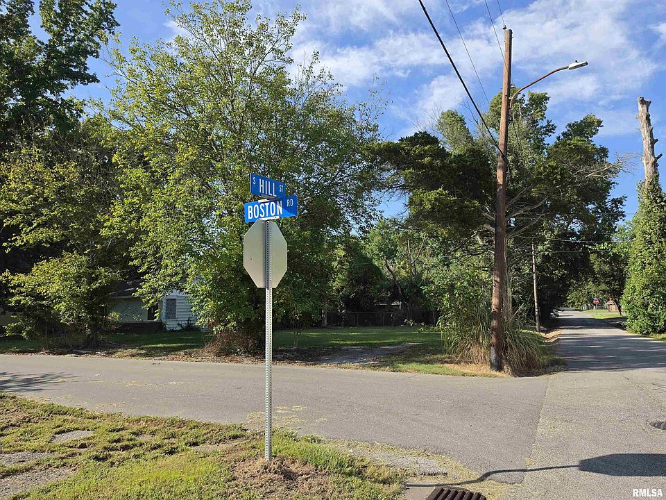 1st image of 900 Boston Rd