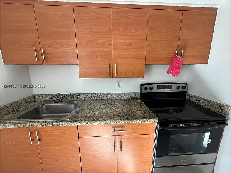 14355 NE 6th Ave #6 — Photo 2