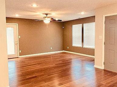 3rd image of 2062 Bellefontaine St