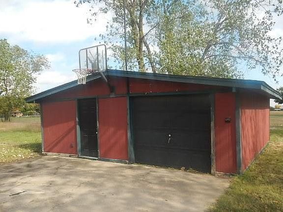 2nd image of 320 Donna Dr
