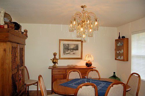 Dining room.