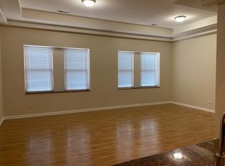 1532 119th St APT 2F, Whiting, IN 46394