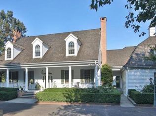 8 Chase Hollow Rd, Hopewell, NJ 08525