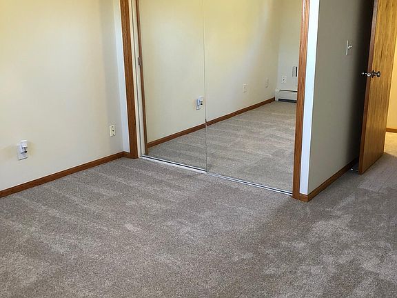 3rd image of 401 E Burnsville Pkwy APT 135