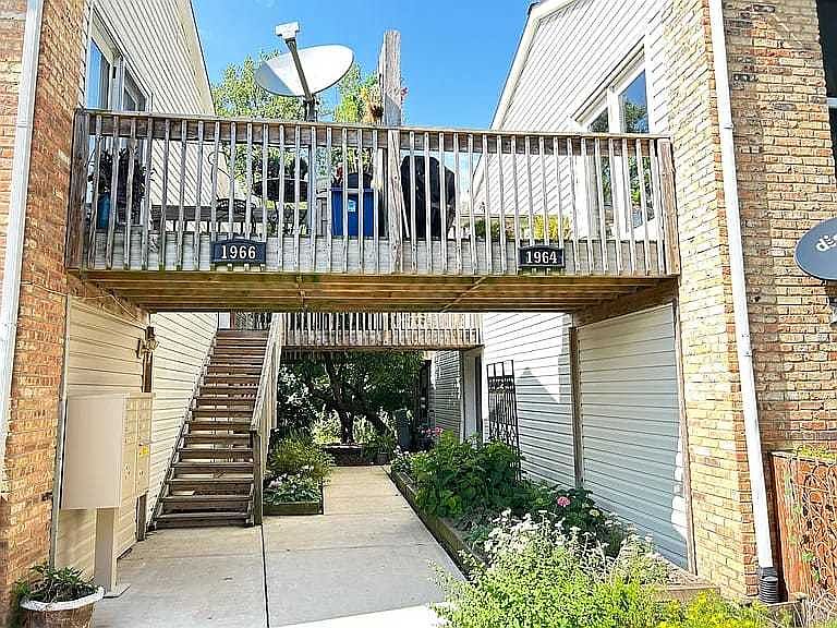 1964 Kenilworth Cir APT F