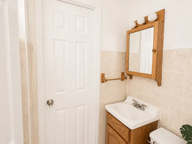 220 Sherwood Dr — Photo 5