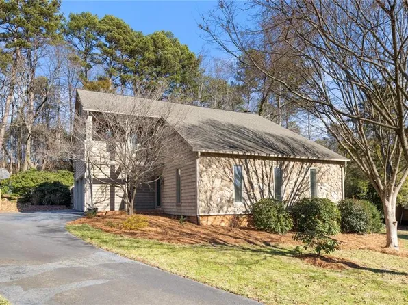 3523 Kittery Ct, Winston Salem, NC 27104