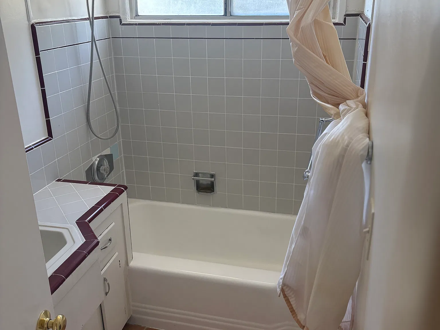 1 bed, 640 sqft, $1,900 — Photo 3