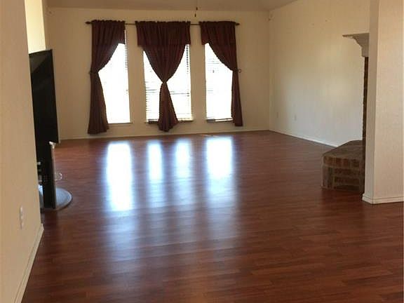2nd image of 837 W Colony Dr
