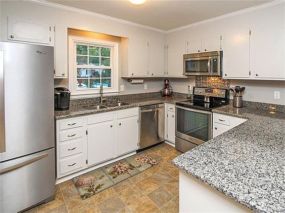 3rd image of 7640 Winterset Dr