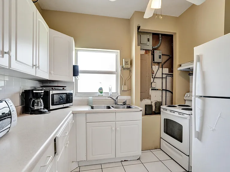 5203 NE 24th Ter #B314 — Photo 41