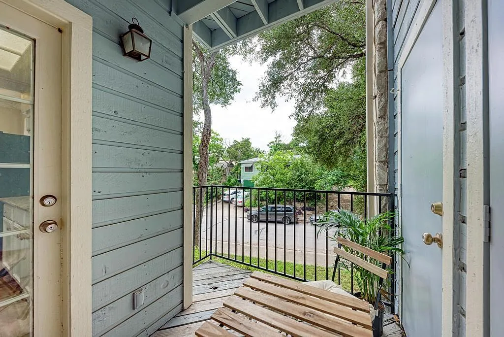 3111 Tom Green St Apt 202 — Photo 2