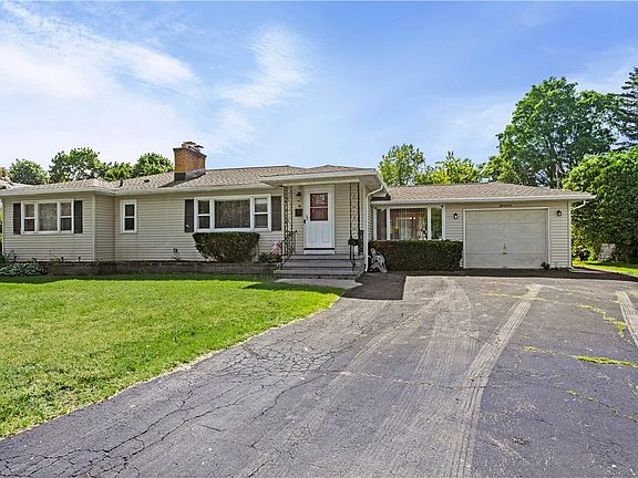3rd image of 17 Ridge Port Cir E
