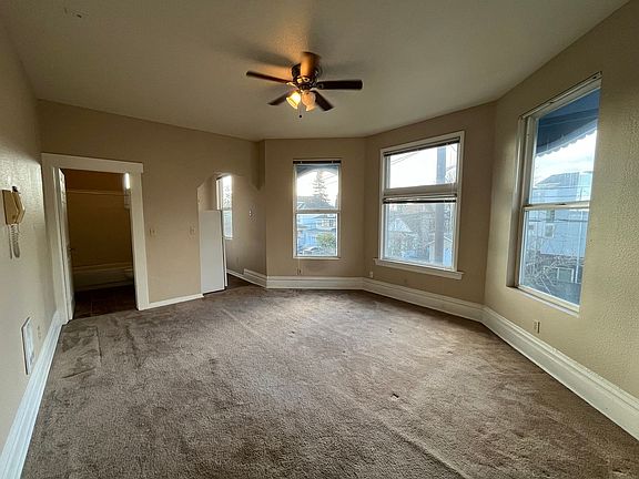 4th image of 1901 E Jefferson St #10