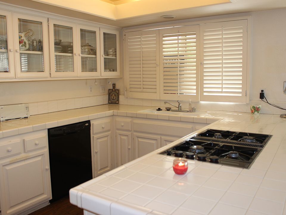 1st image of 20950 Oxnard St APT 29