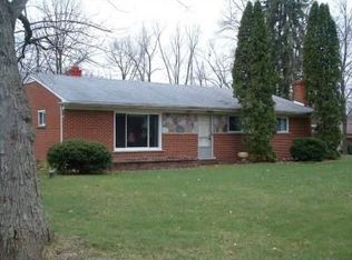 7805 Circle Blvd, West Bloomfield, MI 48323