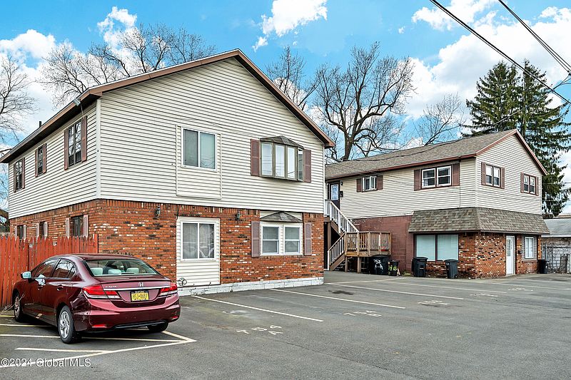 3rd image of 754 3rd Street