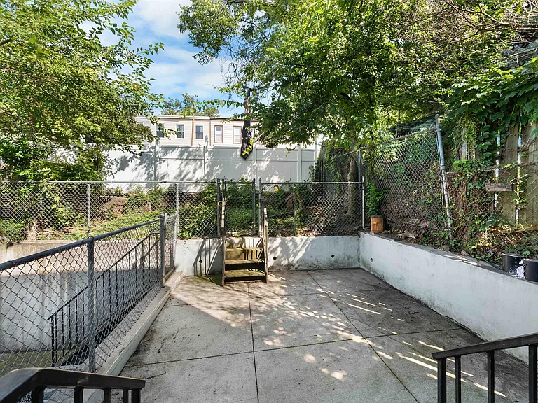 392 Liberty Ave #1 — Photo 18