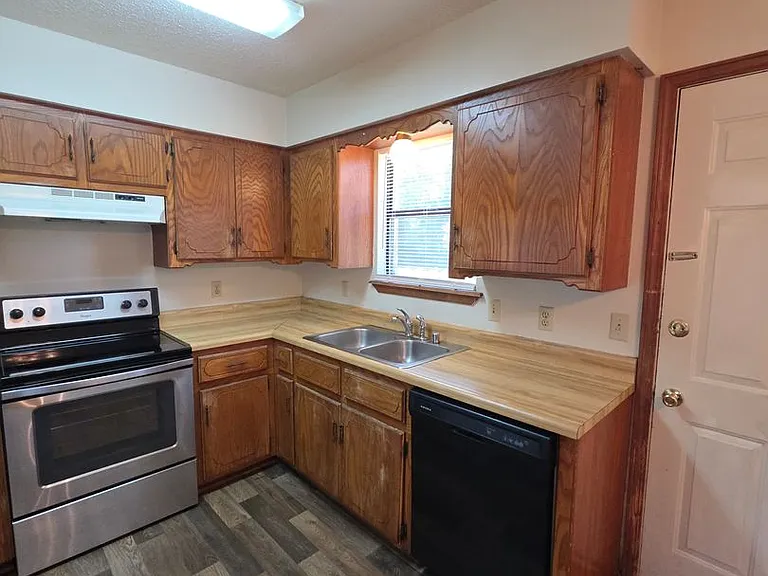 1208 S Frankfort Ave #A — Photo 5