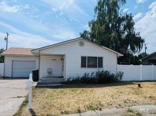 1935 17th St, Heyburn, ID 83336