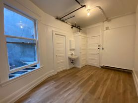 833 Kearny St