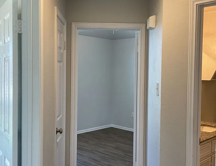 4208 Shagbark Dr — Photo 8