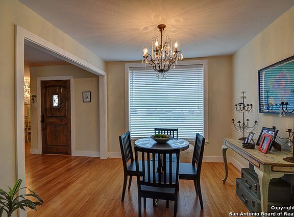 3rd image of 4123 Modena Dr