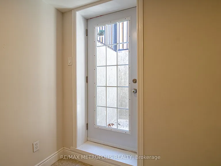 507 Charnwood Ct #BASEMENT — Photo 26