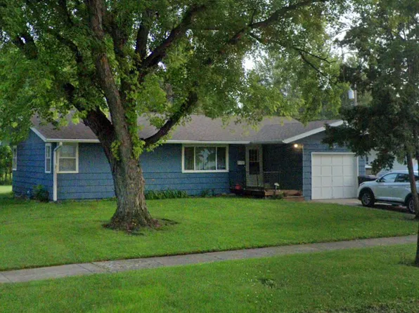 505 24th Ave S, Grand Forks, ND 58201
