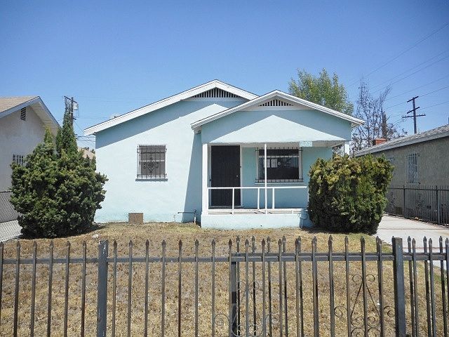 1st image of 647 E 110th St