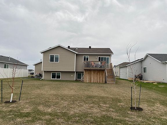 2nd image of 622 Cedar Burls Dr