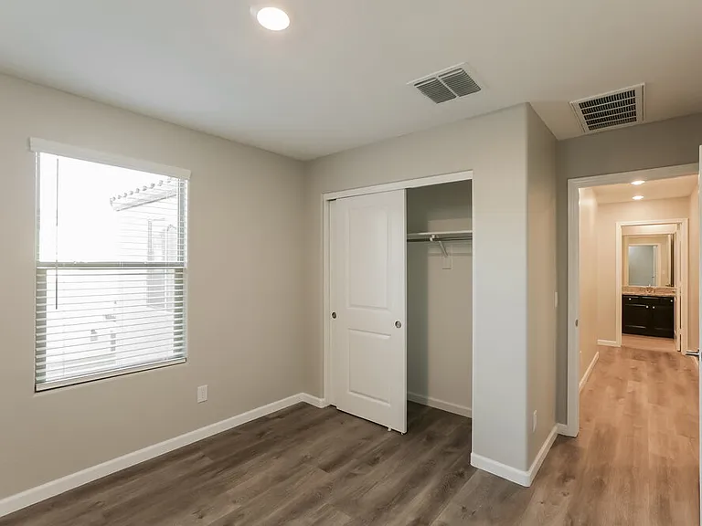 8039 W Agora Ln — Photo 13