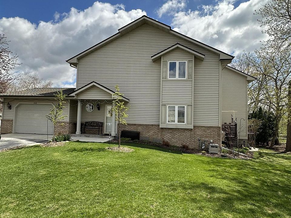 1st image of 440 Meadowridge Cir