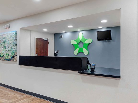 Lobby and Guest Check-in