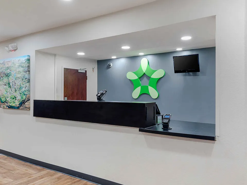 Lobby and Guest Check-in