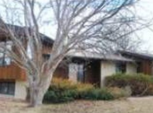 1062 Crestview Dr S, Saint Paul, MN 55119