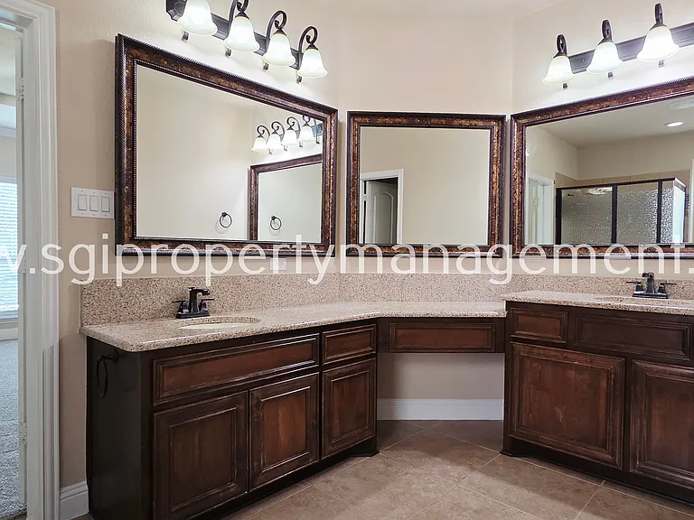 12381 Summertree Dr — Photo 22