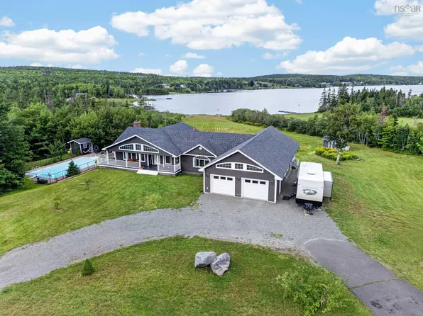 131 Oakfield Dr, Marion Bridge, NS B1K 3N8