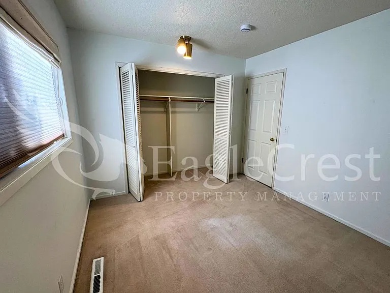 364 Catherine St #M1 — Photo 35