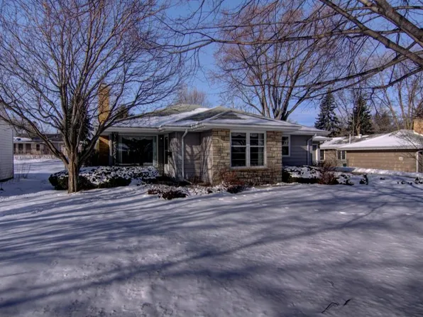 6008 Chowen Ave S, Edina, MN 55410