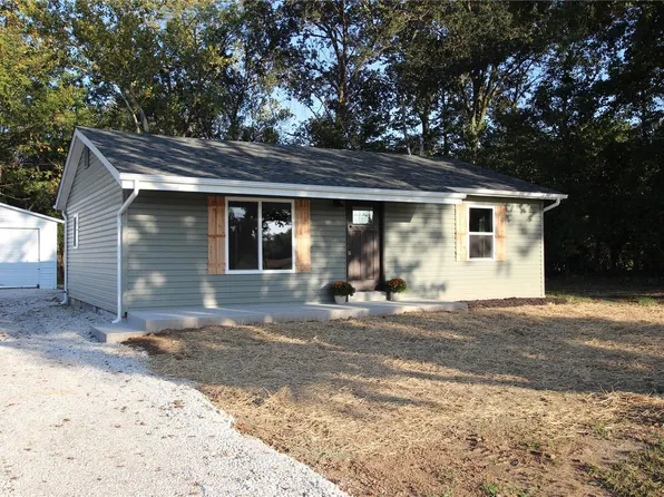 130 N Ethlyn Rd, Winfield, MO 63389