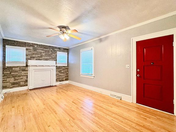 5th image of 1501 Gladstone Ave SE