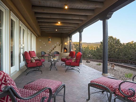 4th image of 1120 Paseo Barranca