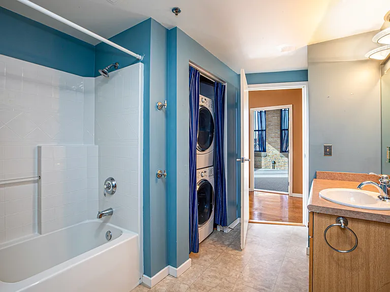234 E Reservoir Ave #407 — Photo 16
